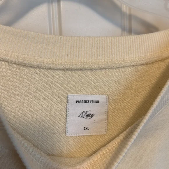 Size 2XL Graphic Sweatshirt - Picture 3 of 3